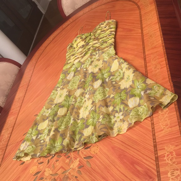 Chetta B. Ruched Floral Sequined Silk MIDI dress sz.2 - Picture 5 of 16